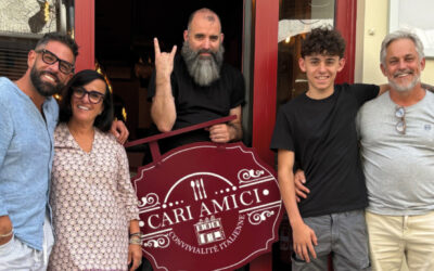 Cari Amici, la bella plaza des “bons amis”