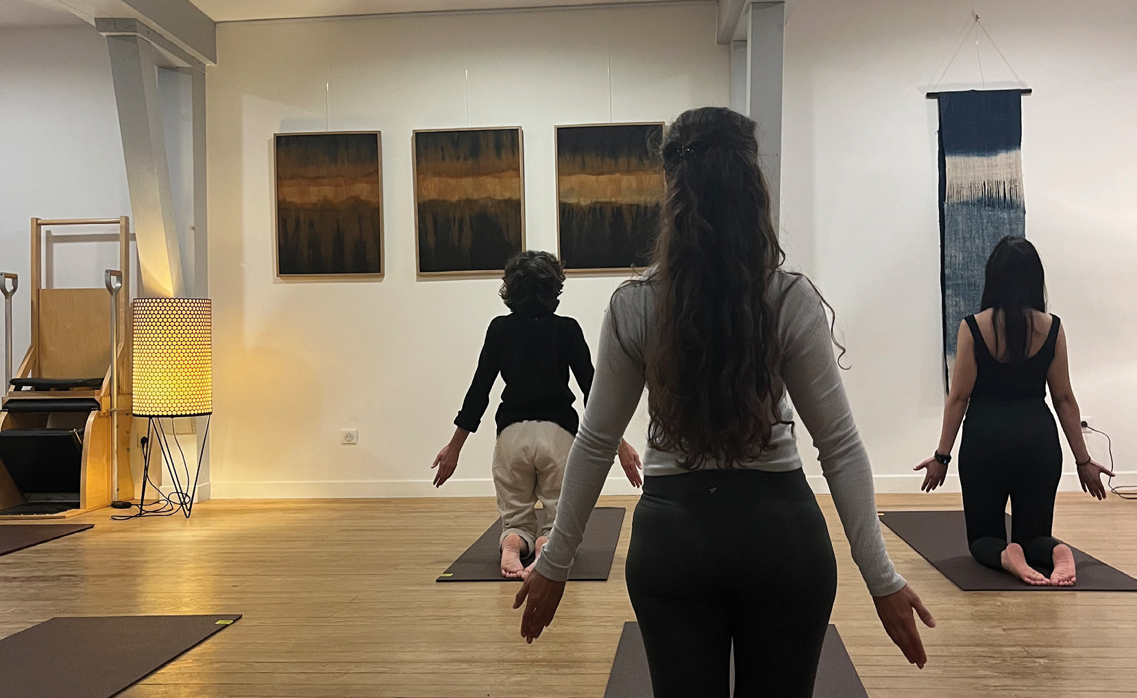 Catherine Tonnelier, fondatrice de Corps & Art à Pau, propose cours, stages et formations en Pilates d’Origine®, fasciathérapie et mouvements thérapeutiques. Catherine Tonnelier, fondatrice de Corps & Art à Pau, propose cours, stages et formations en Pilates d’Origine®, fasciathérapie et mouvements thérapeutiques.