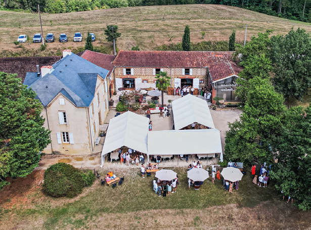 Du 14 au 16 novembre, le Domaine Laplace à Madiran ouvre ses portes : visites, dégustations, ateliers et repas gourmands au cœur du vignoble. Du 14 au 16 novembre, le Domaine Laplace à Madiran ouvre ses portes : visites, dégustations, ateliers et repas gourmands au cœur du vignoble.