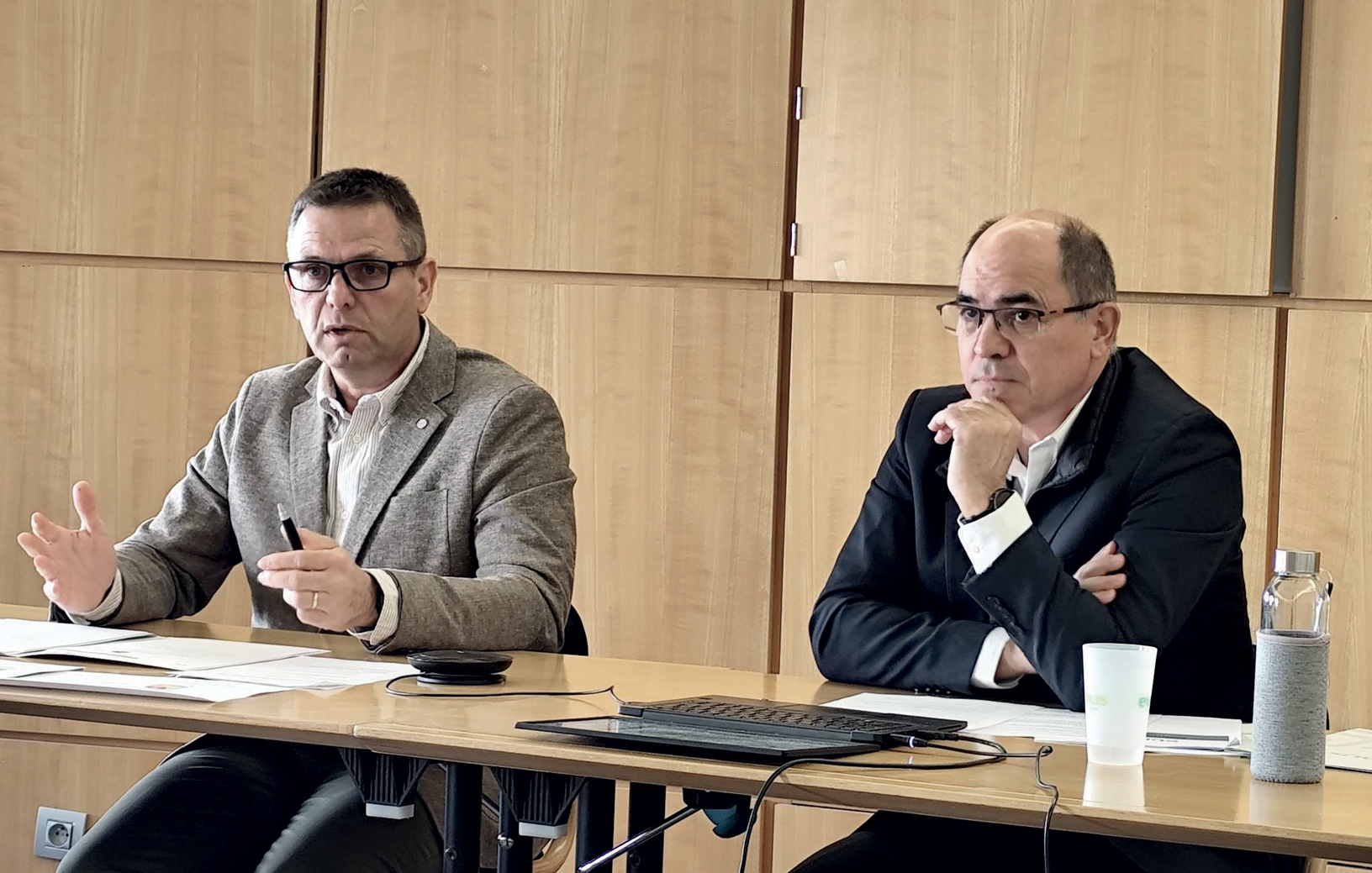 Christophe Congues, président du groupe coopératif Euralis, et Philippe Saux, directeur général, présentent le bilan 2023-2024 Christophe Congues, président du groupe coopératif Euralis, et Philippe Saux, directeur général, présentent le bilan 2023-2024