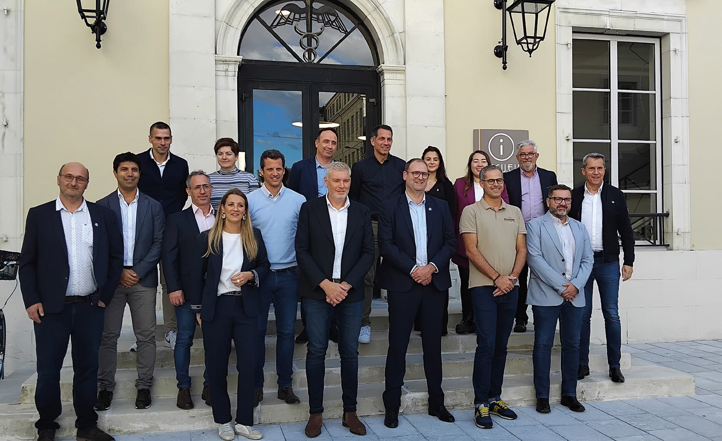 La ville de Pau et la CCI misent sur la franchise pour attirer de nouvelles enseignes et soutenir les porteurs de projets locaux. La ville de Pau et la CCI misent sur la franchise pour attirer de nouvelles enseignes et soutenir les porteurs de projets locaux.
