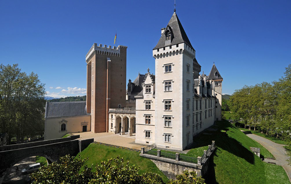 Du 20 au 22 septembre 2024, Pau et le Béarn se mettront au rythme des Journées du Patrimoine : Une centaine de sites ouverts. Du 20 au 22 septembre 2024, Pau et le Béarn se mettront au rythme des Journées du Patrimoine : Une centaine de sites ouverts.