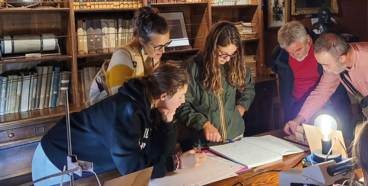 Le 26 septembre à Pau, participez à la Nuit de la Recherche pour explorer santé, construction, paysage et art avec 70 chercheurs. Le 26 septembre à Pau, participez à la Nuit de la Recherche pour explorer santé, construction, paysage et art avec 70 chercheurs.
