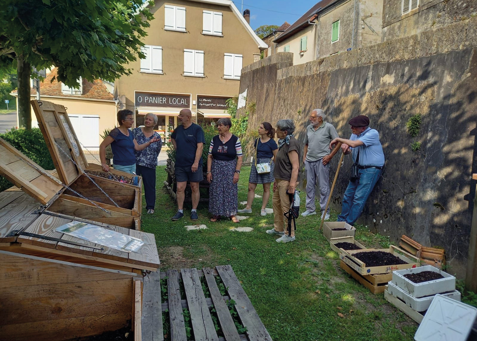À Orthez, 3 Petits Tas collecte les déchets alimentaires des restaurateurs et développe le compostage local et solidaire. À Orthez, 3 Petits Tas collecte les déchets alimentaires des restaurateurs et développe le compostage local et solidaire.