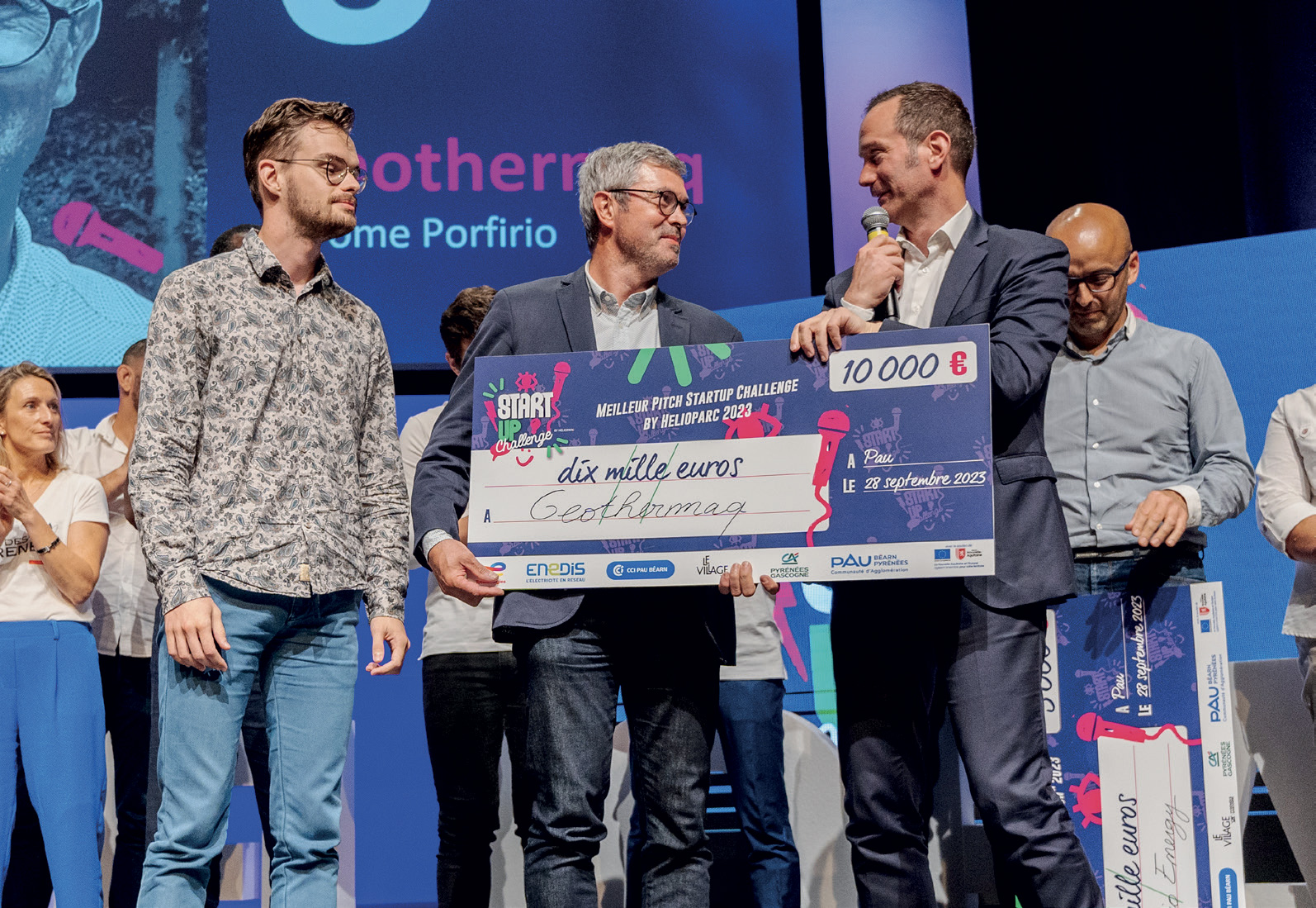 L’accompagnement des PME par TotalEnergies a été étendu à toute la France, symbolisé par son prêt à taux zéro. L'accompagnement des PME par TotalEnergies a été étendu à toute la France, symbolisé par son prêt à taux zéro.