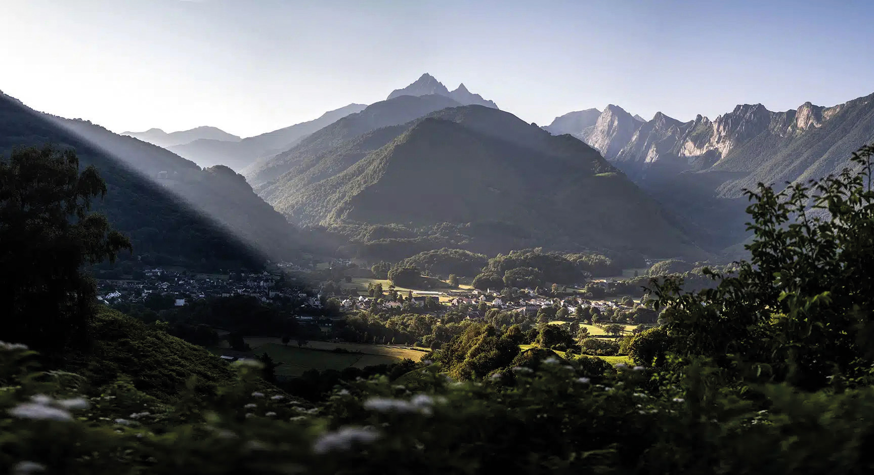 Avec plus de 60 secousses en 2025, les Pyrénées restent sous surveillance sismique. C-Prim rappelle les précautions et normes parasismiques à suivre.