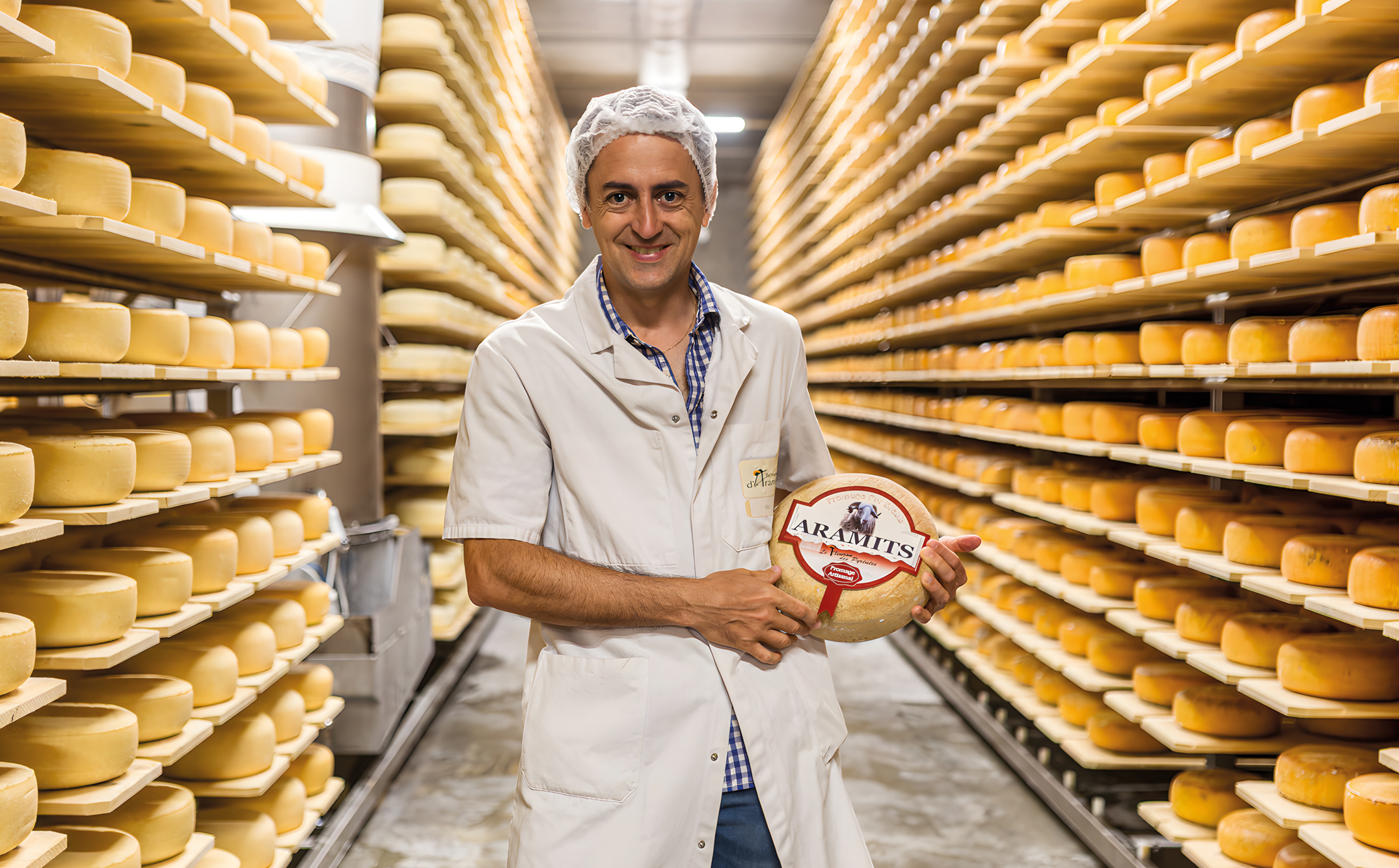 Dans le Barétous, Sébastien Lembeye a développé la Fromagerie du Pays d’Aramits qui fabrique,du fromage de brebis AOP Ossau-Iraty. Dans le Barétous, Sébastien Lembeye a développé la Fromagerie du Pays d’Aramits qui fabrique,du fromage de brebis AOP Ossau-Iraty.