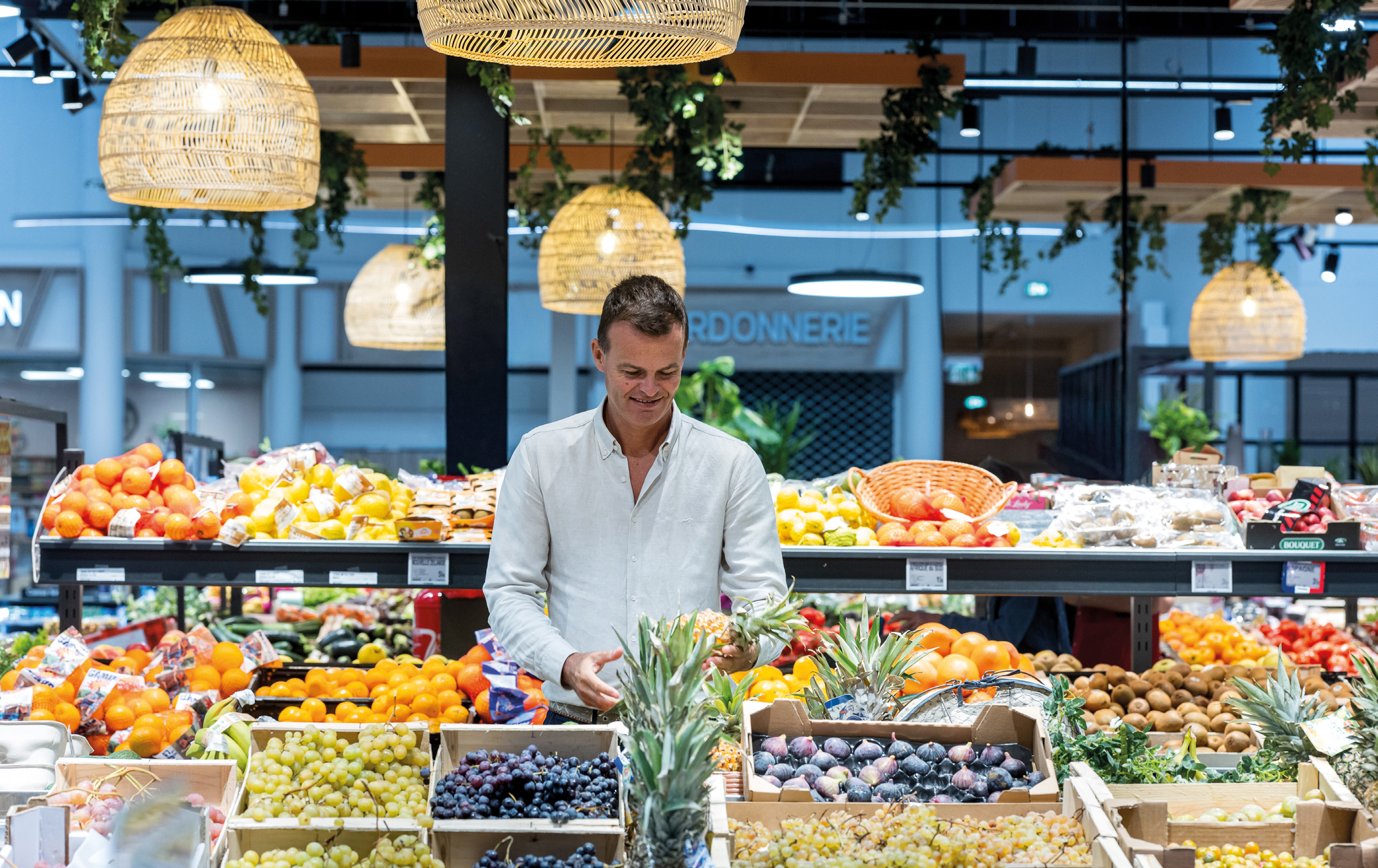 À Orthez, Jérôme Bée développe un Super U ancré dans le territoire, misant sur les produits frais, le fait-maison, les circuits courts et 150 partenaires locaux. À Orthez, Jérôme Bée développe un Super U ancré dans le territoire, misant sur les produits frais, le fait-maison, les circuits courts et 150 partenaires locaux.