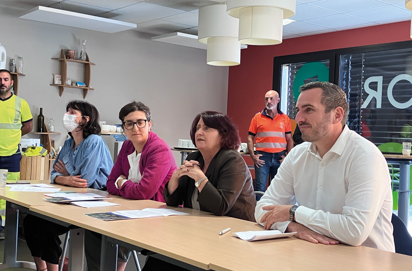 L’Agglomération de Pau, Citeo et Valor Béarn expérimentent des caméras embarquées et des écoambassadeurs pour réduire les erreurs dans les bacs jaunes. L’Agglomération de Pau, Citeo et Valor Béarn expérimentent des caméras embarquées et des écoambassadeurs pour réduire les erreurs dans les bacs jaunes.
