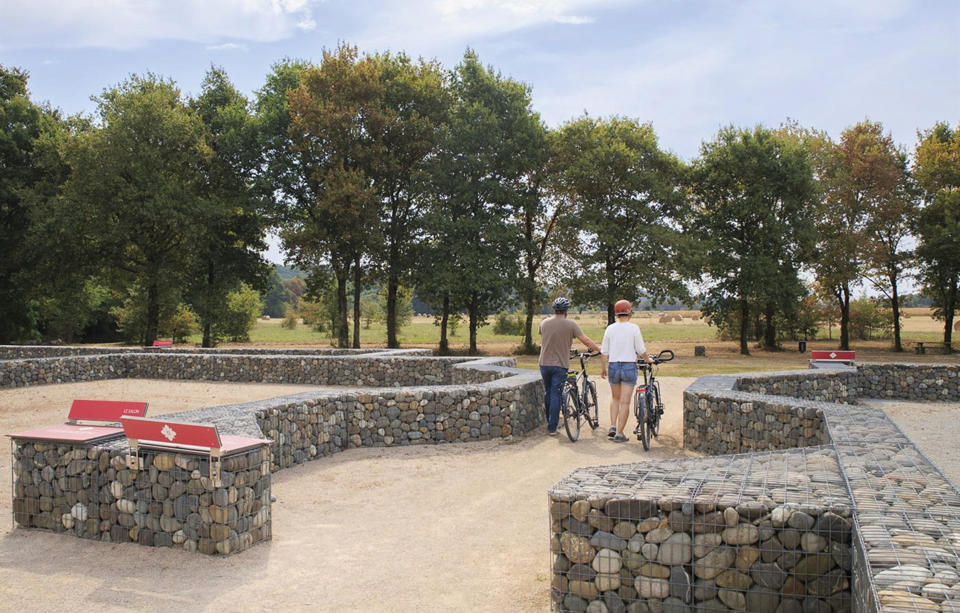 Partez à la découverte d’un trésor historique méconnu : les vestiges de la villa gallo-romaine de Lalonquette. Une plongée fascinante dans l’Antiquité. Partez à la découverte d'un trésor historique méconnu : les vestiges de la villa gallo-romaine de Lalonquette. Une plongée fascinante dans l'Antiquité.
