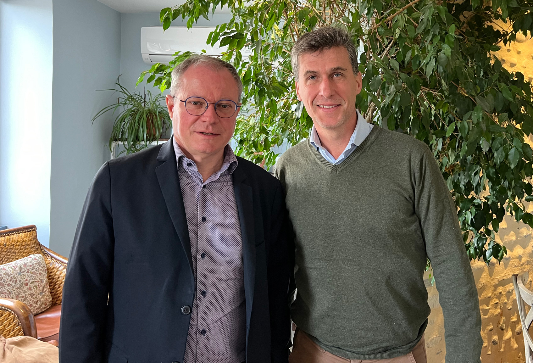 Laurent Bordes, président de l'UPPA, et Pierre Brossollet, Président directeur général d'Arverne. L’Université de Pau et des Pays de l’Adour, Arverne : rencontres autour des énergies renouvelables et l’enjeu de l’adhésion sociale.